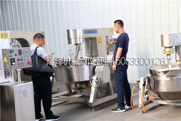 歡迎南京客戶(hù)來(lái)廠(chǎng)考察豆沙餡料炒鍋