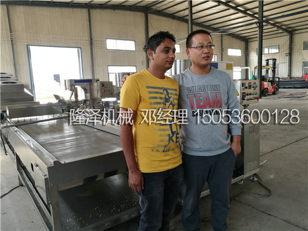歡迎印度朋友來廠考察新型多功能爆米花機